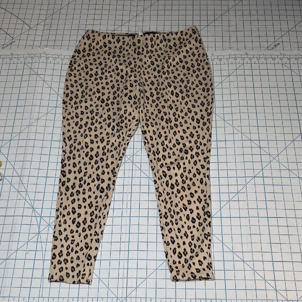 Chico's Animal Print Ankle Pants in Tan and Black, Sz 2 Gently Preloved
